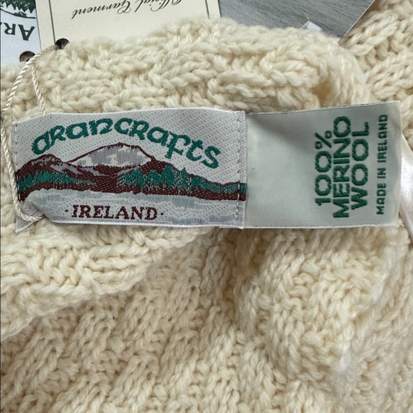 Aran Crafts Ireland patchwork Cable Knit 100% Merino Wool Throw. Natural color. - Picture 15 of 16